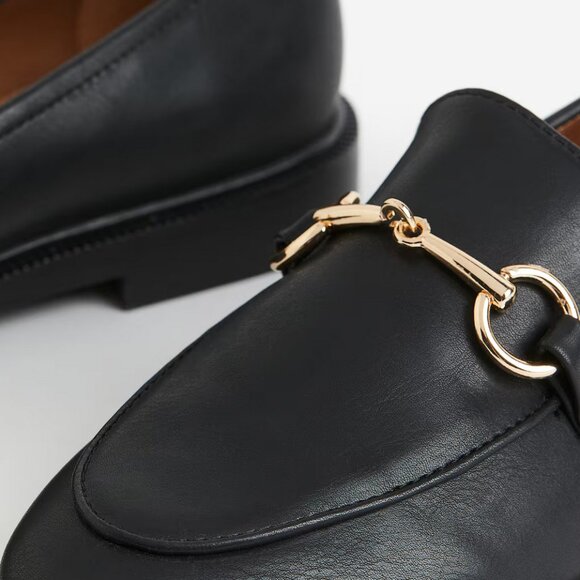 BLACK LOAFERS WITH GOLD DETAIL | H&M - Picture 2 of 6